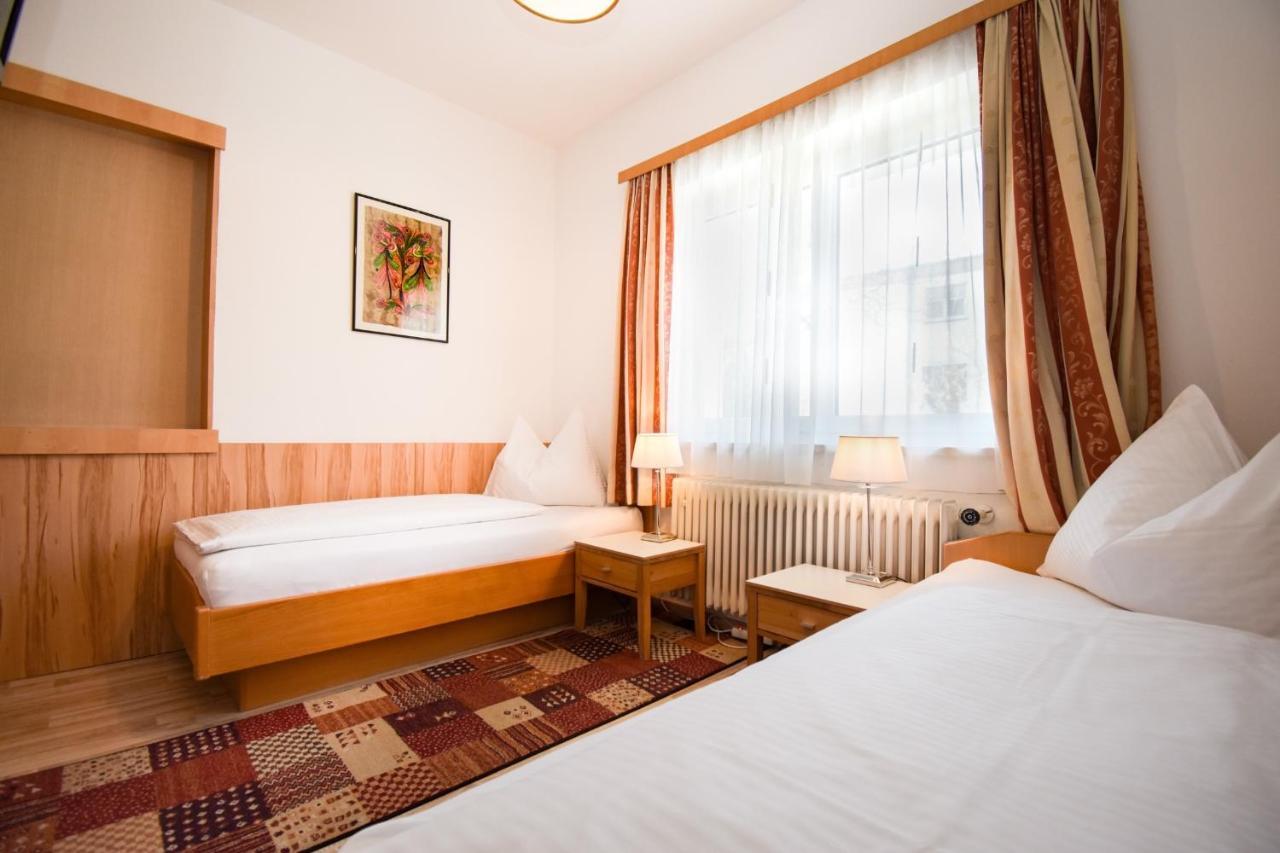 Gartenhotel Garni Pension B&B Innsbruck Zewnętrze zdjęcie